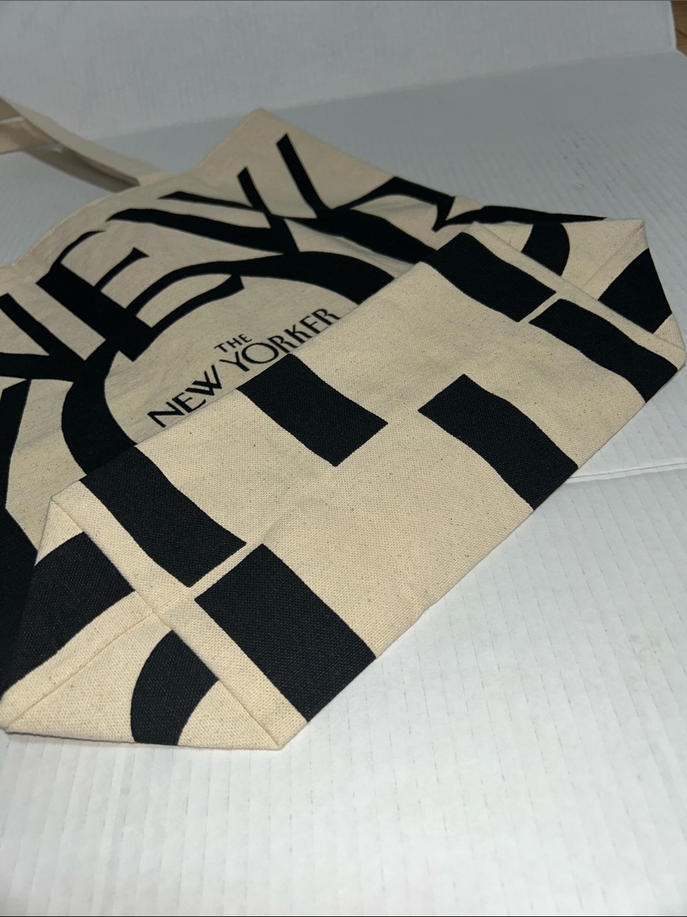 The New Yorker Canvas Tote Carryall Bag - Picture 5 of 6